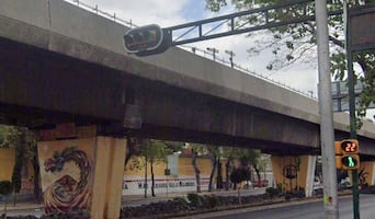 Indigente es quemado y golpeado sin piedad en Venustiano Carranza, ahora lucha por vivir