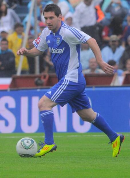 314245_messi_y_amigos-3_web.jpg