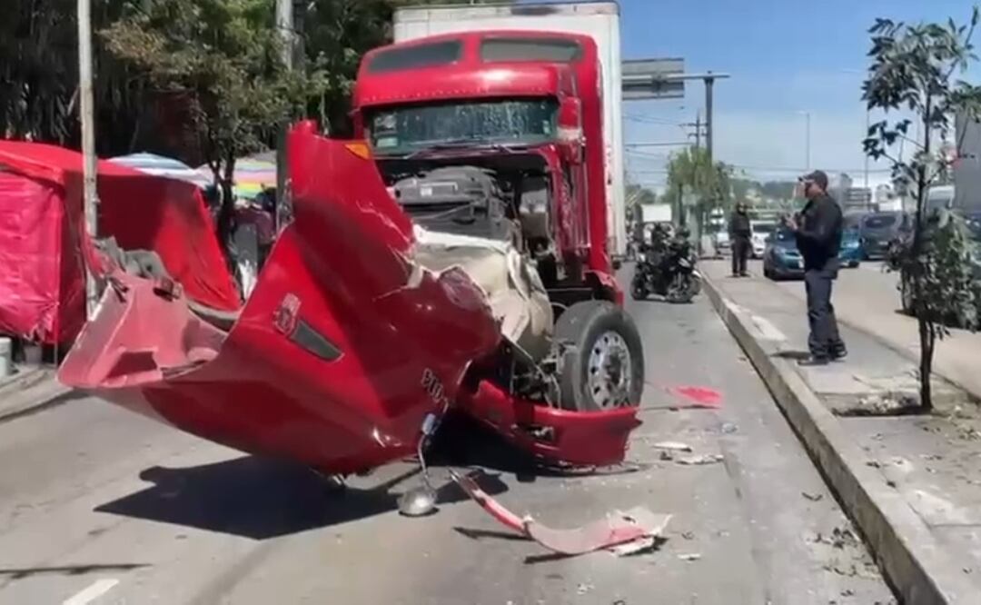 Traileros pelean a muerte en Circuito Interior, uno sacó un martillo y el otro lo atropelló