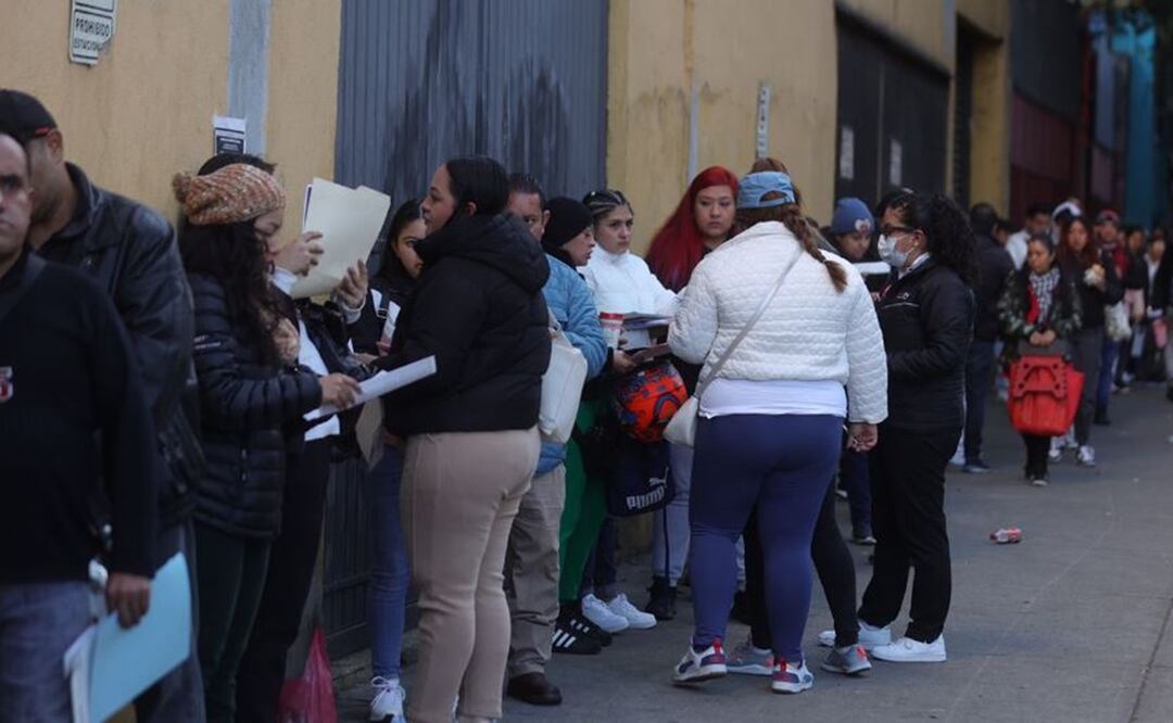 Vecinos de Neza denuncian venta ilegal de turnos en módulos del INE