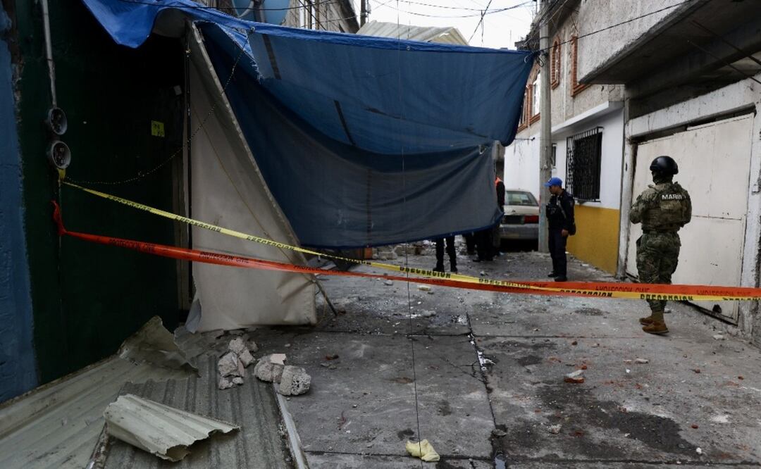 Explosión de un tanque de gas en Iztacalco dejó a Jorge Luis con quemaduras en el 27% de su cuerpo
Foto: Valente Rosas