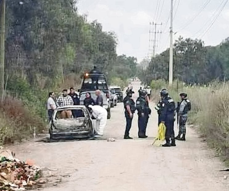 Arde un Chevy en Texcoco y hallan los restos de dos personas en su interior
Foto: especiales