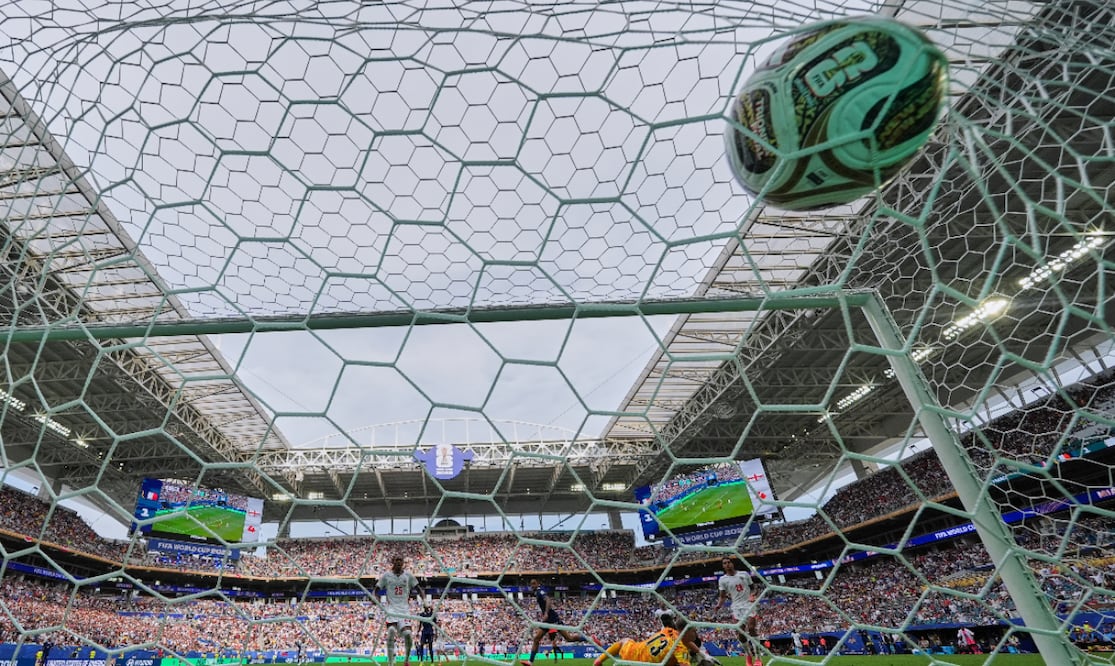 FIFA estudiarán pausas de hidratación (Foto: AP)