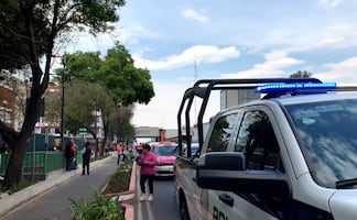 Taxistas agreden a reporteros de EL UNIVERSAL en Calzada de Tlalpan: los obligan a borrar material