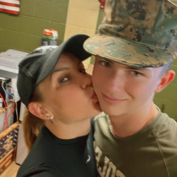 Michelle Vieth y su hijo (Vía: Facebook)