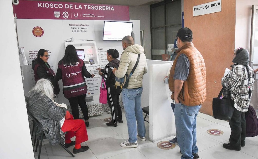 Foto: Cuartoscuro (La Secretaría de Administración y Finanzas de la Ciudad de México cuenta con diversos Kioscos para el pago de las obligaciones fiscales )