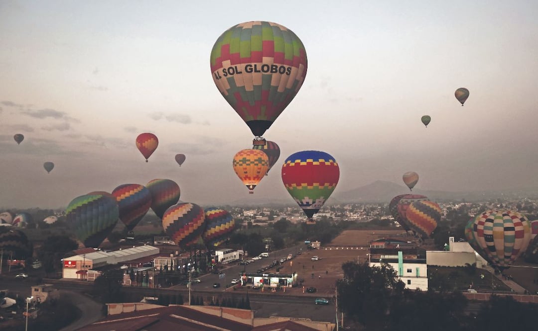 ¡Alerta en Teotihuacán! Señalan presuntos riesgos en vuelos en globos aerostáticos. Foto: (Carlos Mejía. El Gráfico)