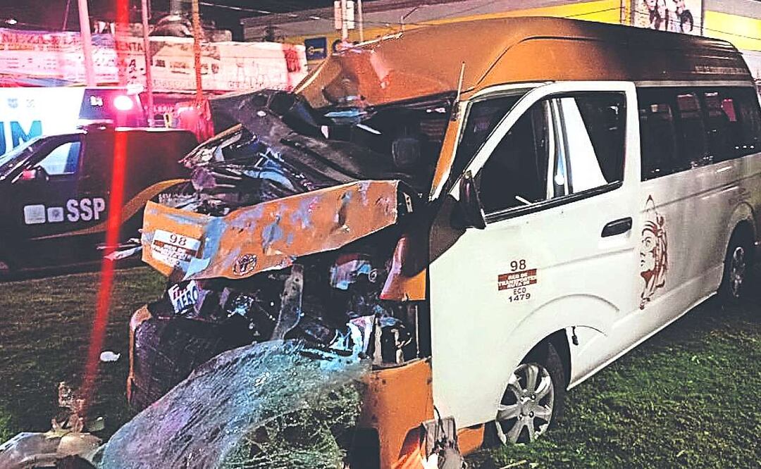 Pasajeros de una combi son impactados por un tráiler en Iztapalapa ¿cómo quedaron?