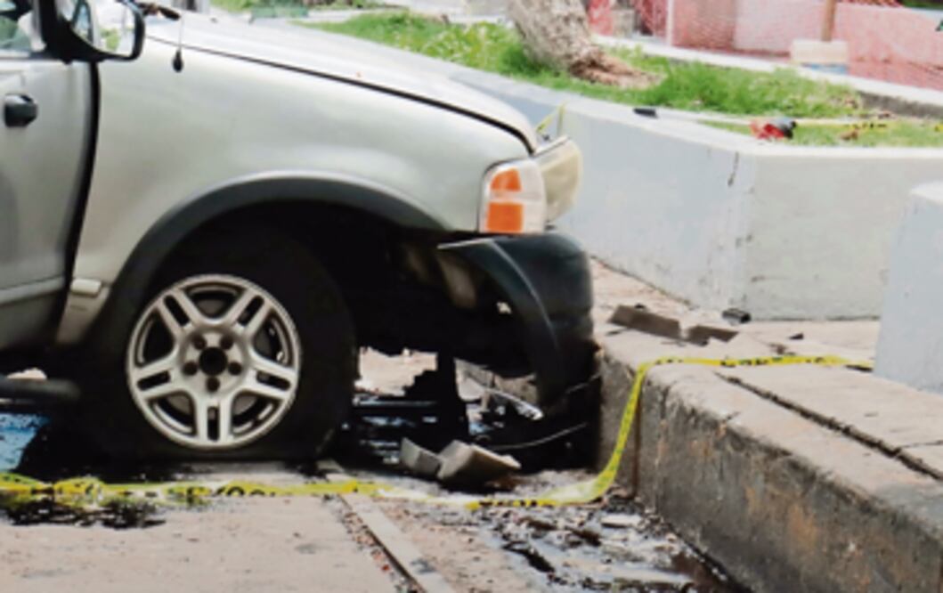 Familia vive tragedia al salir de misa: Mujer muere en camioneta que manejaba su hermana en CDMX (Foto: Valente Rosas)