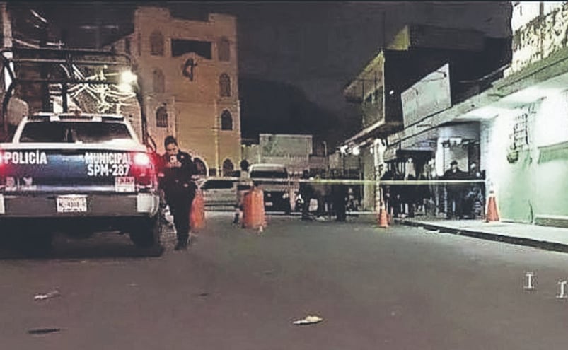 Riña entre borrachos termina con la vida de una mesera en La Paz, Edomex