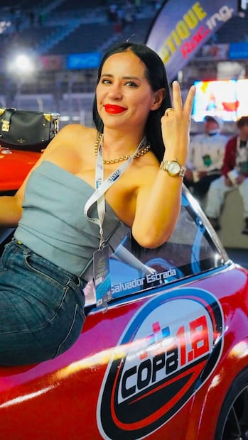 Sandra Cuevas (Vía: Facebook)