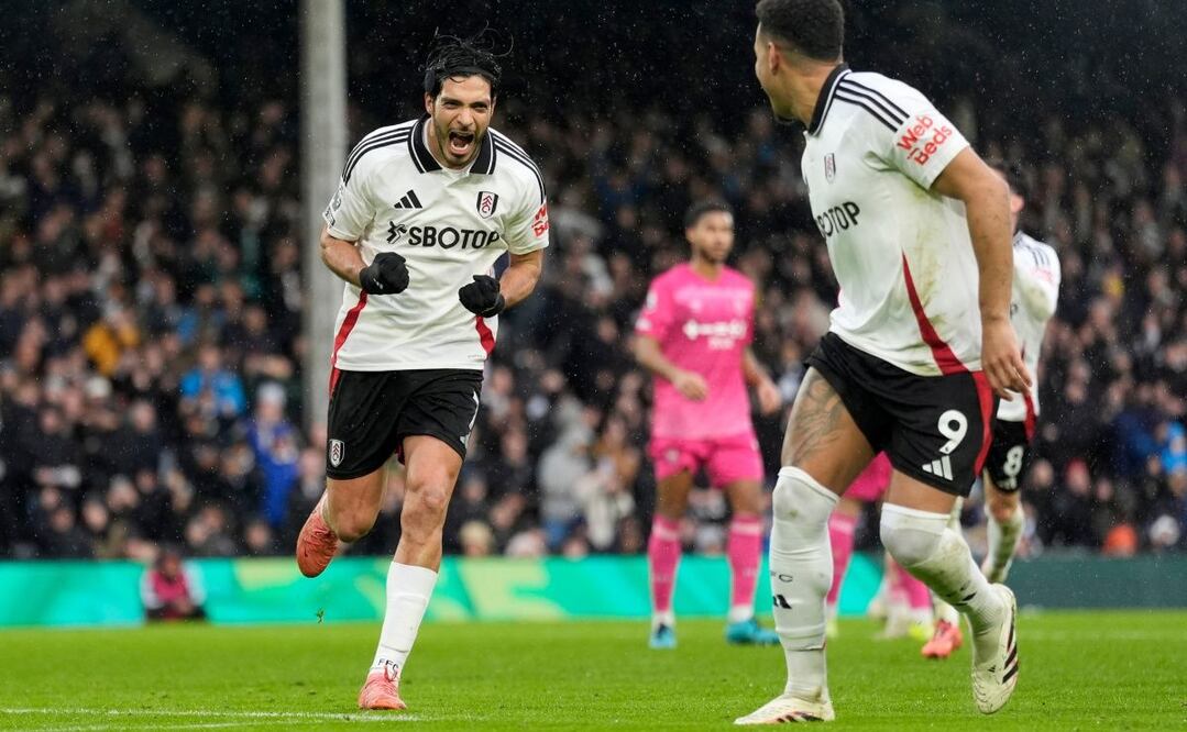 Raúl Jiménez supera a Chicharito como máximo goleador mexicano en la Premier League