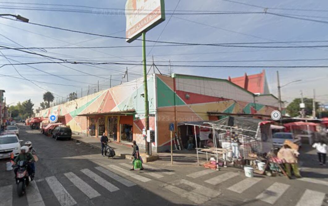 Pedro se lleva a extorsionar a su hijo de 15 años y terminan baleados, en mercado de Iztacalco (Foto: Google Maps)