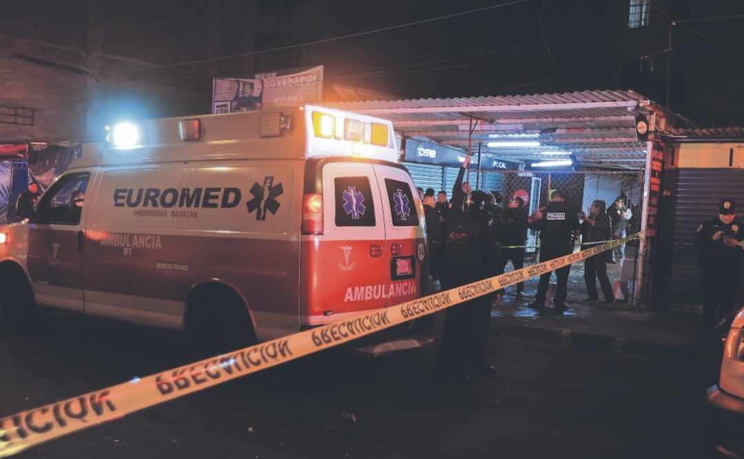 "Escabechan" a hombre afuera de marisquería en la Cuauhtémoc. Foto: (Francisco Rodríguez. El Gráfico)