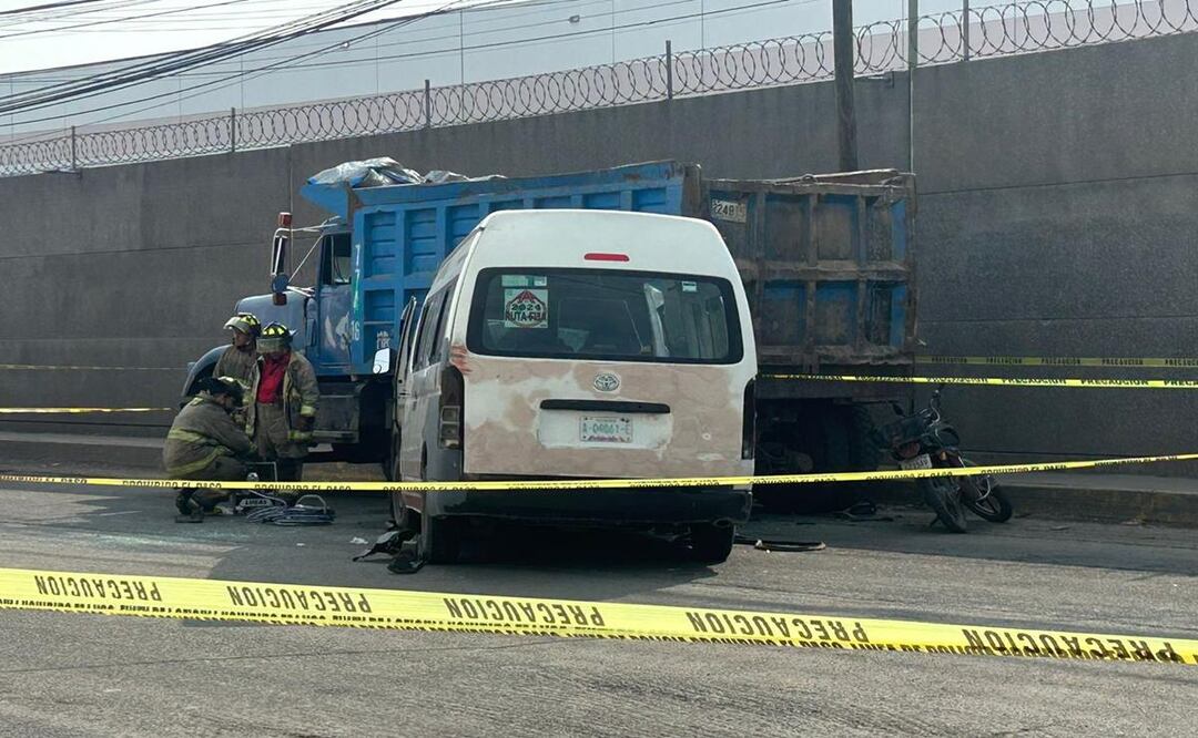 Mujer muere en la combi que la llevaba a su trabajo en Tultitlán, chofer iba echando carreritas