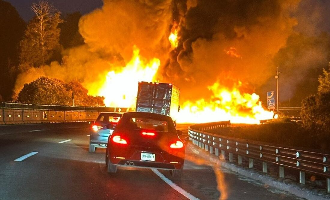 Foto: Especiales (Explosión de pipa en la Autopista México - Puebla: Vialidad cerrada en ambos sentidos)