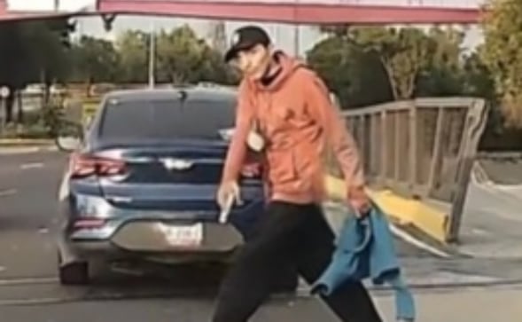 ¡Ay por pe...! Detienen a un sujeto que amenazaba a automovilistas con arma de juguete en la GAM