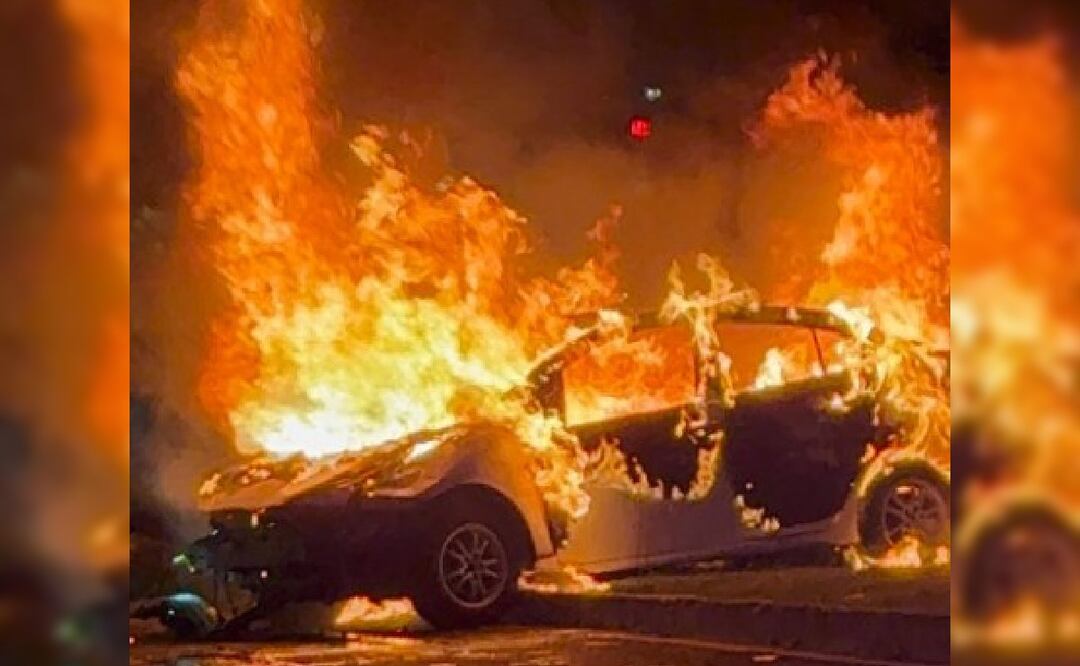 Incendian auto en Coyoacán. Foto: (Especial)