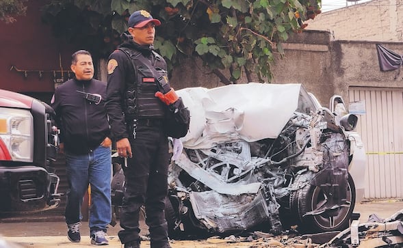 Choque entre Mercedes deja como saldo a una abuelita muerta, ella era la conductora