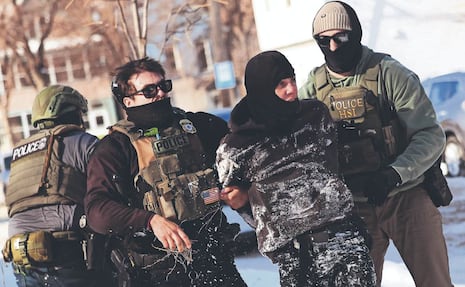 ICE detiene a más de 150 migrantes en Florida tras operativo de tres días