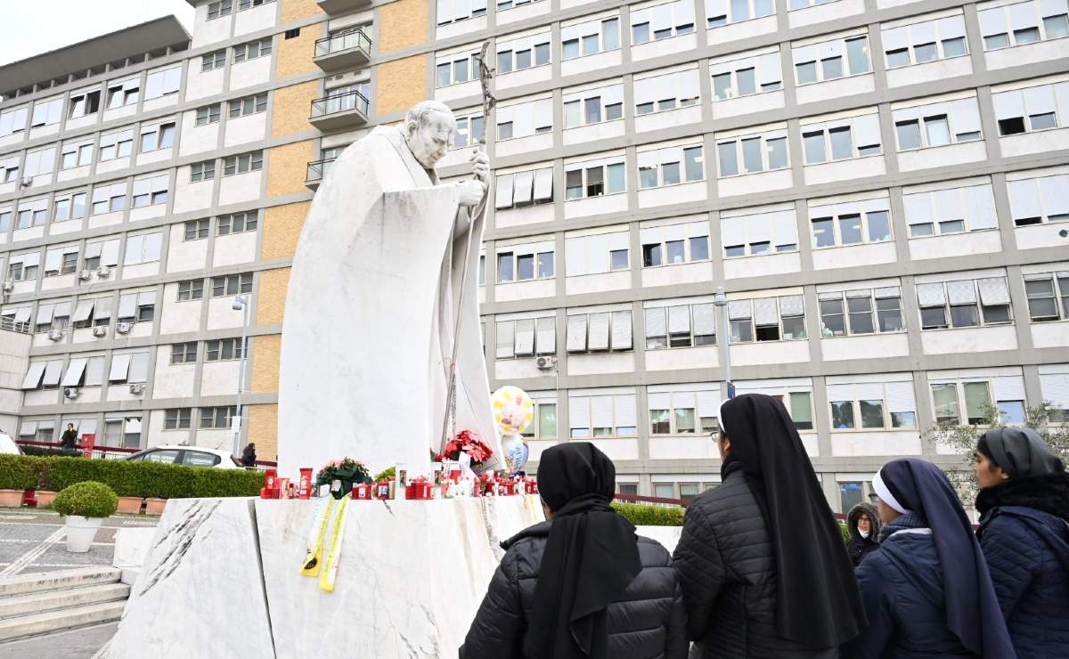 Salud del Papa Francisco: Convocan a rosario masivo en la Plaza de San ...