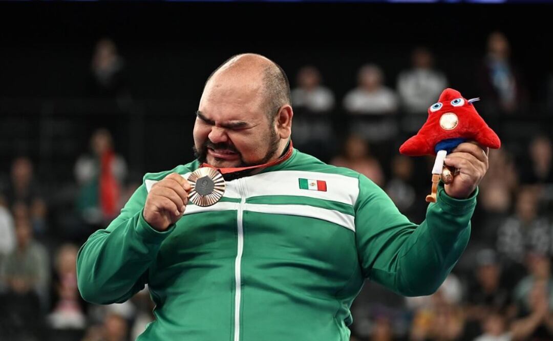 Atleta paralímpico logra la última medalla para México en París