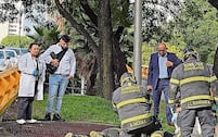 Amigos piden ayuda porque no despertaba, lo hallan muerto dentro de un ducto en la Miguel Hidalgo