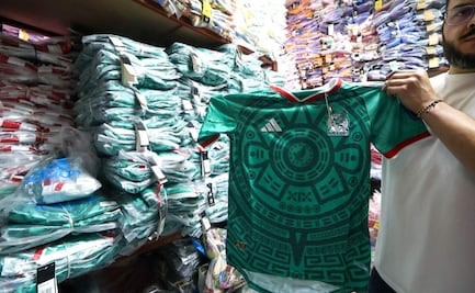 Así es el mercado de playeras clonadas del Mundial que autoridades de la CDMX buscan frenar 
