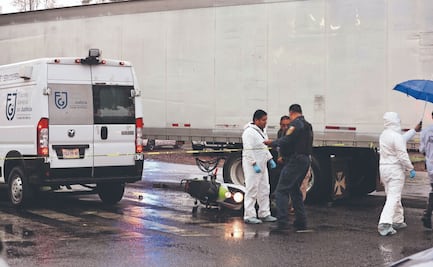 De camino al trabajo, Brisa cayó de la moto tras un choque y terminó bajo un tráiler