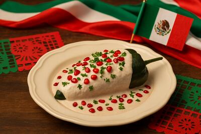 ¿Cuántas calorías tiene un chile en nogada? Disfruta del platillo más famoso de las Fiestas Patrias