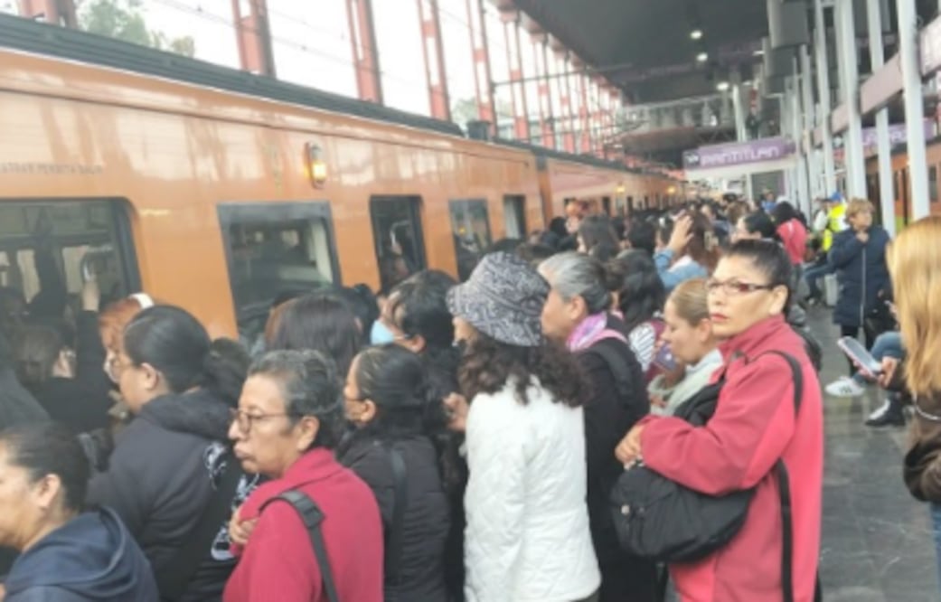 ¿Qué pasa en la Línea A del Metro CDMX? Reportan alta afluencia y retiro de un tren (Foto: X)