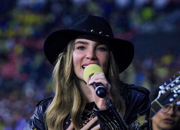 Belinda es captada pidiéndole una foto a un modelo tapatío: "quiero una foto con el guapo"