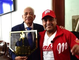 “El Zurdo” Ortiz: Leyenda de los Diablos Rojos recibe un histórico reconocimiento en el Congreso