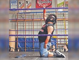 ¿Quién es Dr Warro, el luchador mexicano que triunfa en Canadá?