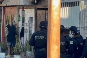 Tras 30 horas atrincherado, Miguel "N" libera a sus familiares en Tecámac