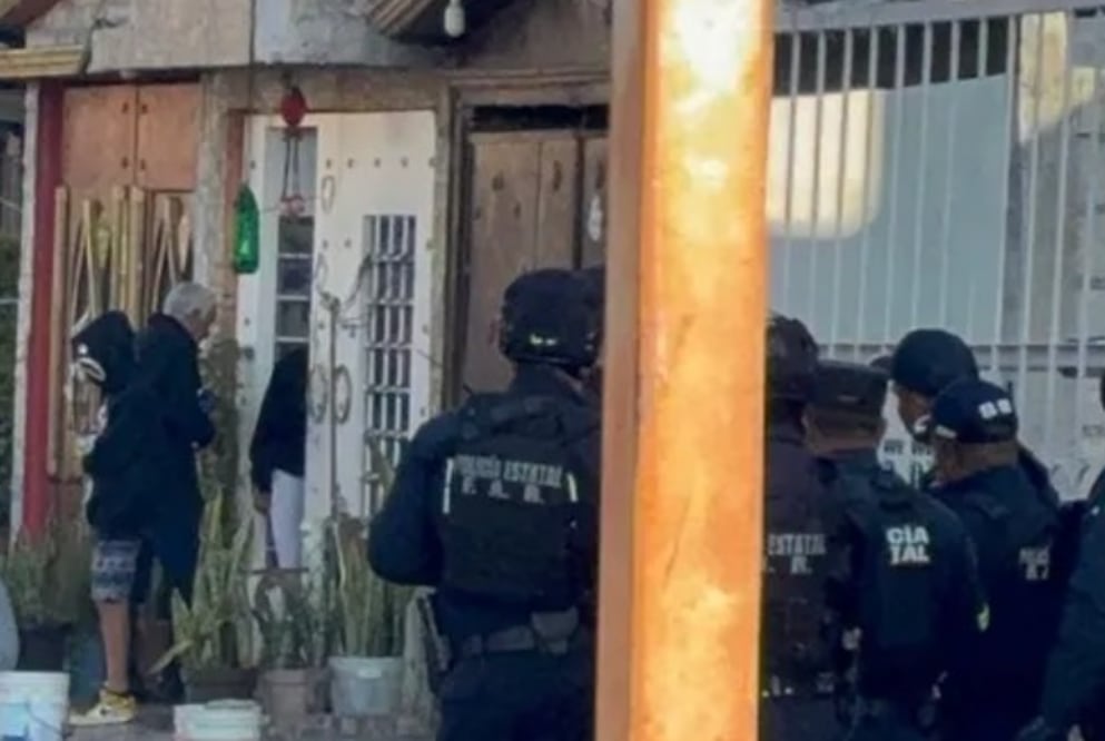 Tras 30 horas atrincherado, Miguel "N" libera a sus familiares en Tecámac (Foto: Especial)