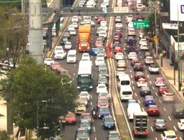 Marchas, paros y eventos afectarán calles de la CDMX este martes. Revisa rutas y evita tráfico