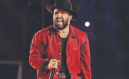 Fuerte accidente en concierto de Carín León manda a la novia del cantante al hospital