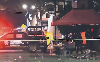 Le dan hasta para llevar a un hombre en un tianguis de Naucalpan, quedó perforado pero vivo