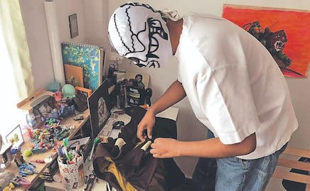 El diseñador mexicano que viste a luchadores y creó un jersey para Bad Bunny