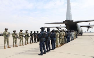 México extradita a 37 delincuentes a EU: Caen "El Ricky", "Delta 1" y "El Señor de la Silla"