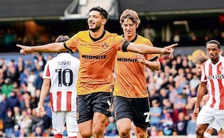 Raúl Jiménez vuelve a ayudar al Wolverhampton a darle la victoria frente al Stoke City