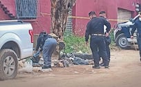 Por un olor rancio, hallan bolsas con presuntos restos humanos junto a tianguis en Ecatepec