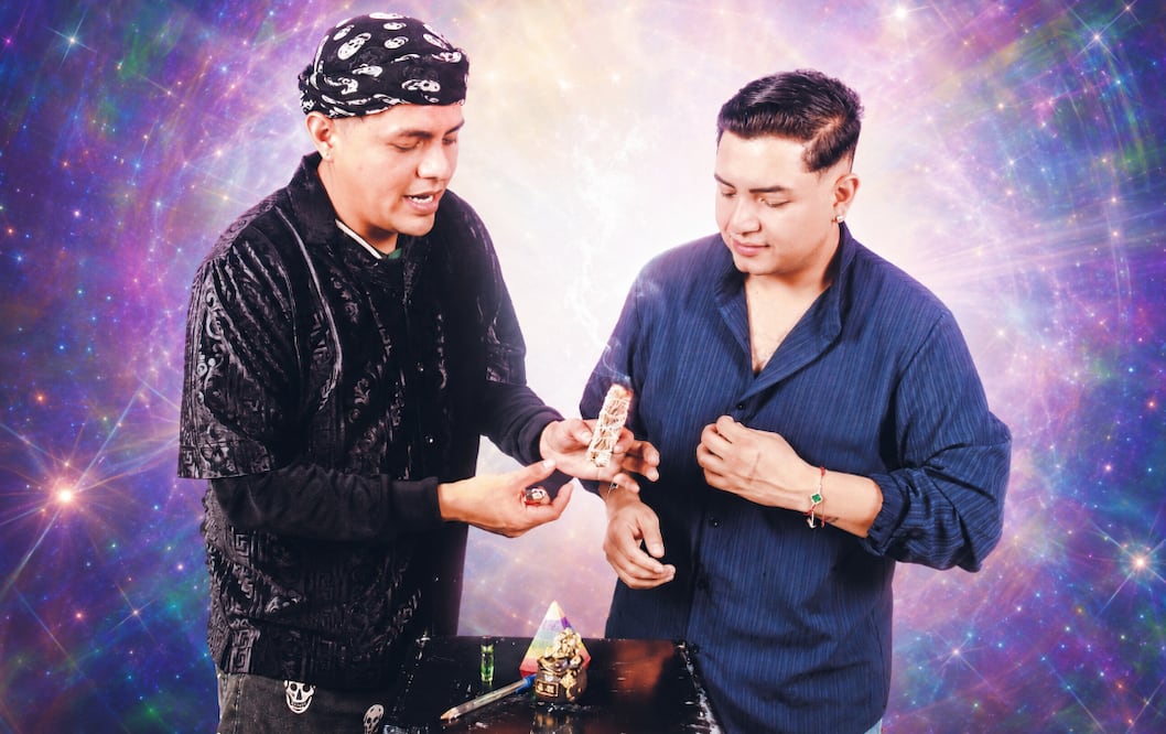 Osvaldo Rigz se somete a ritual espiritual de Yamarash para atraer nuevas oportunidades (Foto: Amaury Torres)