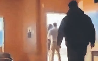 Ecuador protesta ante EU por intento de incursión del ICE en su consulado en Minneapolis