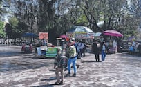 Solo comida y pocos puestos: así volvió el comercio informal a la Alameda