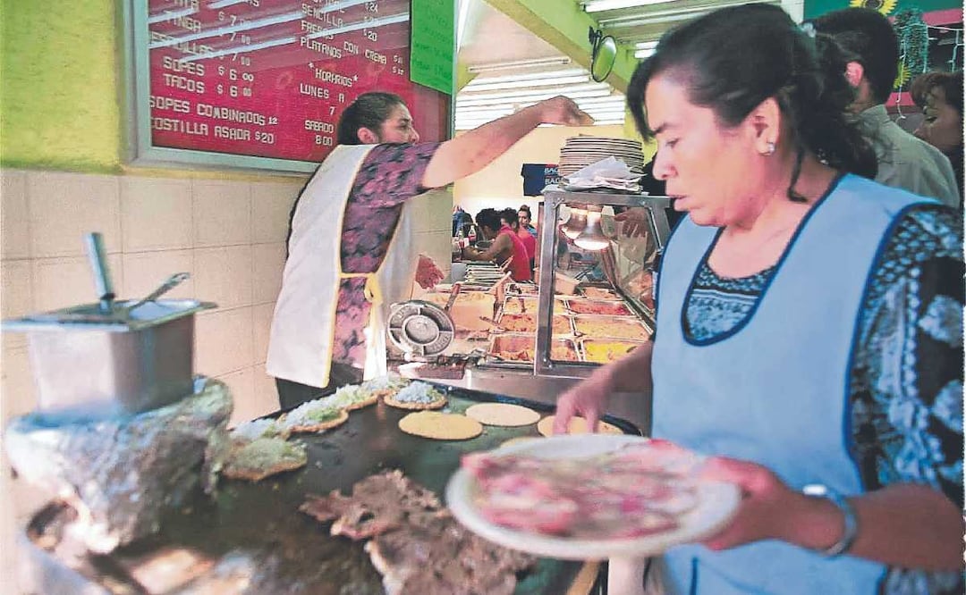 Cafeterías y tiendas de lujo desplazan a fondas y negocios de barrio en la CDMX. Foto: (Archivo. El Gráfico)