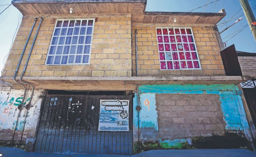 Aguas negras y lluvias forzan el éxodo de familias en Chalco