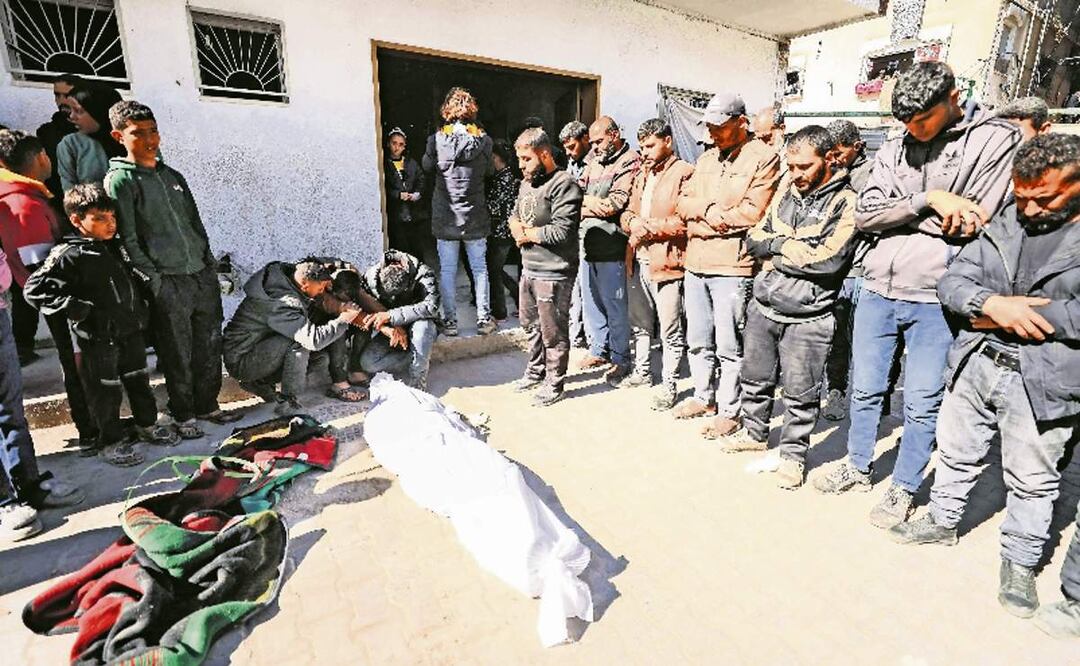 Tropas israelíes dispararon contra palestinos que corrieron a un convoy por alimentos