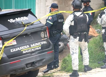 Dan de baja a hombre en libertad condicional y mandan a su mamá al hospital en Naucalpan